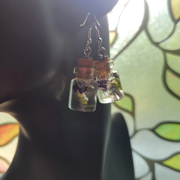NEW Handmade Resin Earrings Preserved Little Purple Flower In Mini Glass Jar - Picture 11 of 15